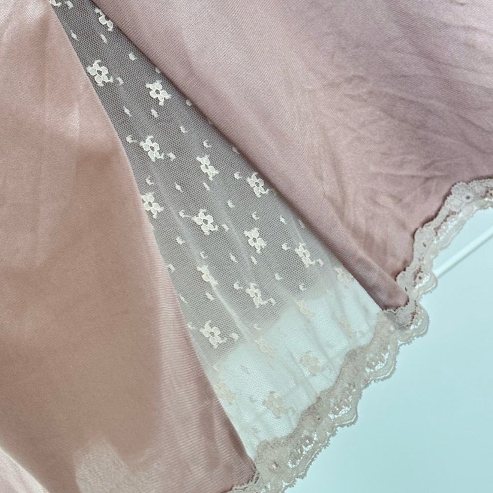 Vintage Vanity Fair Nylon and Lace Skirt Slip Medium - Picture 4 of 4
